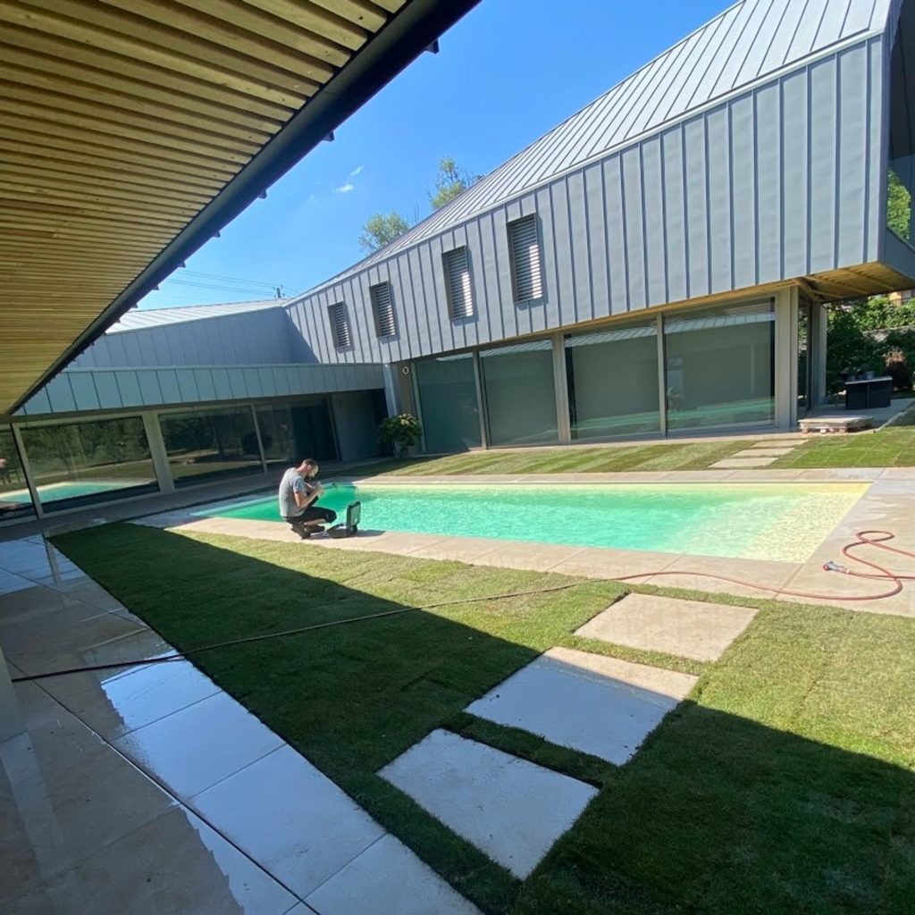 Entretien et vérification des équipements de piscine