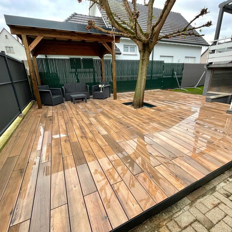 Terrasse en grès cérame DEX : Abri sur mesure pour un extérieur sublime à Herrlisheim