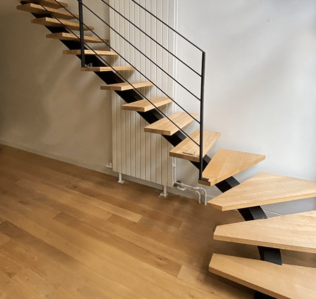 Création d’escaliers quart tournant sur mesure avec limon central design